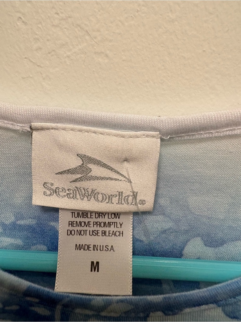 SeaWorld Blinged Dolphin Graphic Tee - Blue Ocean Print. NWT. - Picture 5 of 15